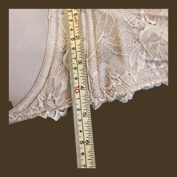 Torrid Beige Lightly Lined Multiway Strapless Bra Size 42C Staps Included EUC - Picture 9 of 16